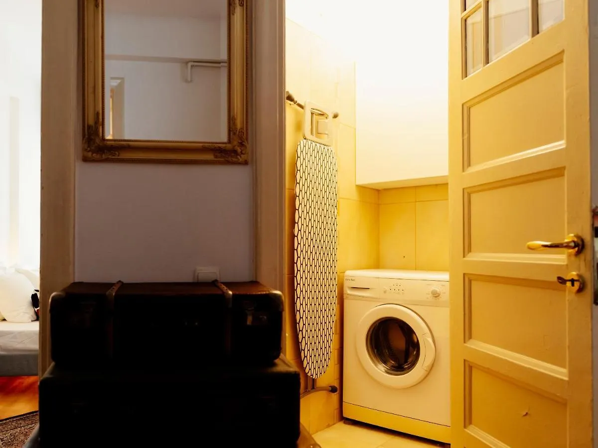 Lovely Vintage Double Studio In City Center 부쿠레슈티 0*,  루마니아