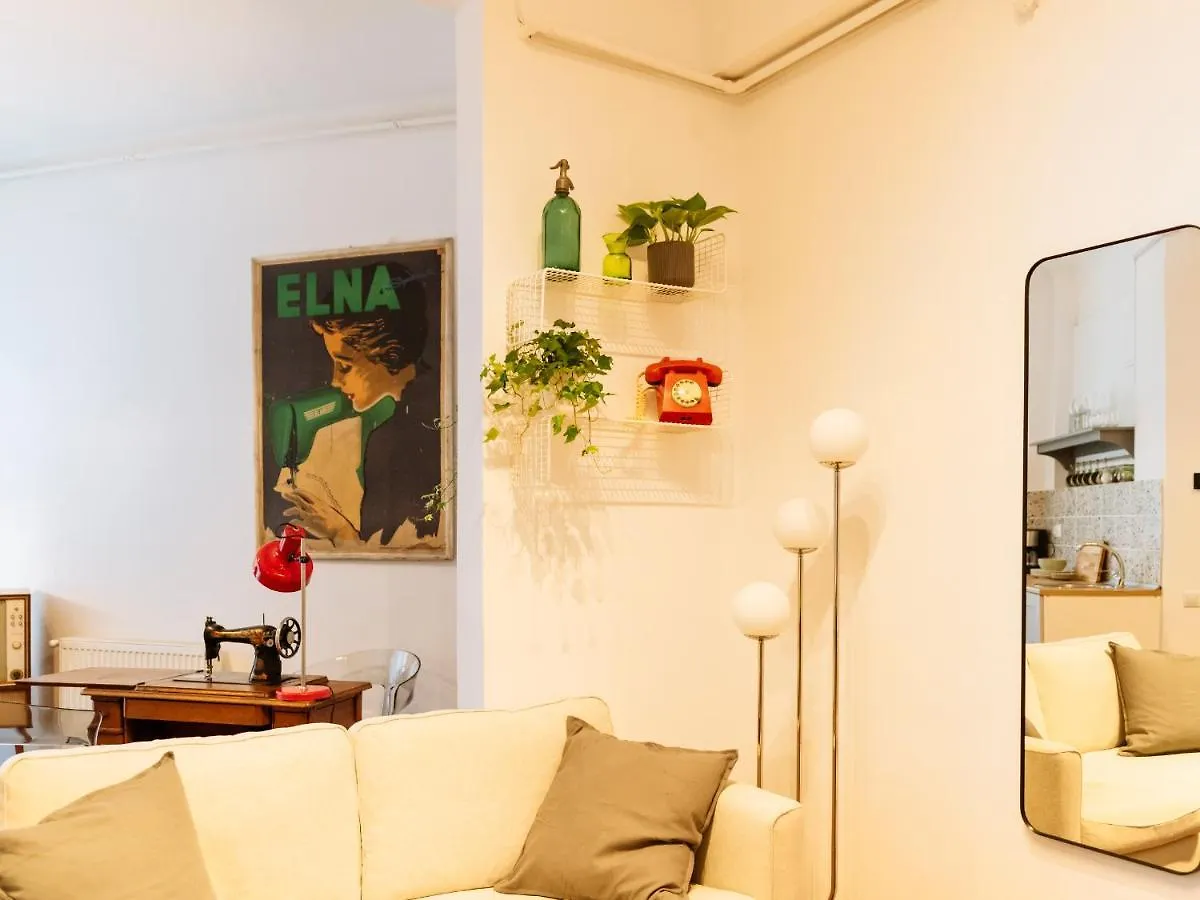 Lovely Vintage Double Studio In City Center 부쿠레슈티