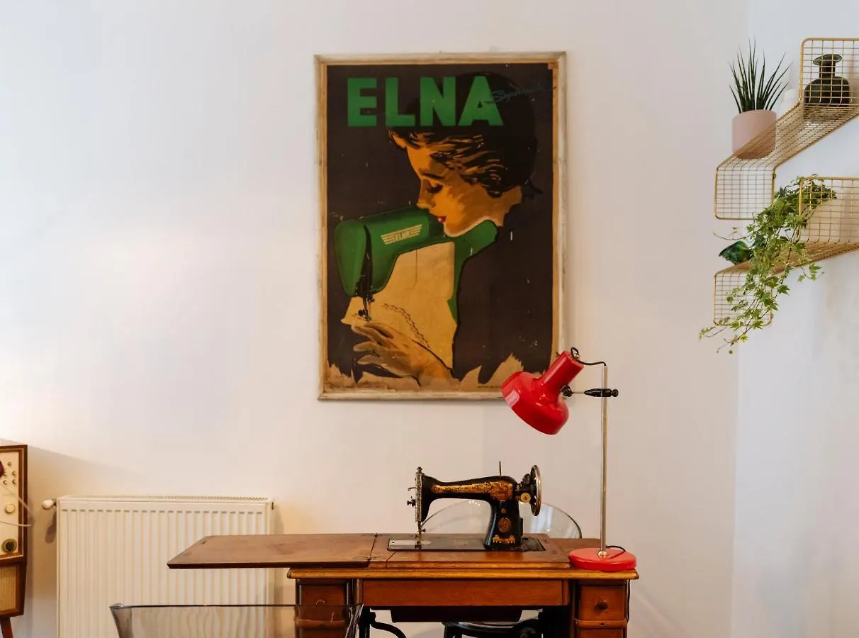 公寓 Lovely Vintage Double Studio In City Center 布加勒斯特 罗马尼亚